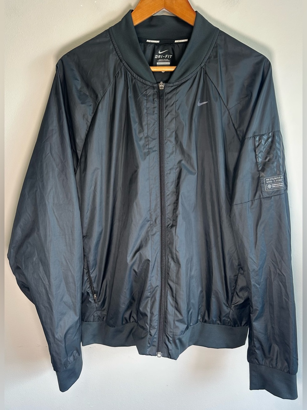 Nike Running Men’s Bomber Jacket XL Black Full Zip Waffle Lined 519736-010 NWOT